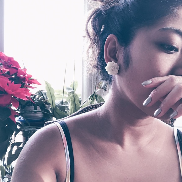 Hand Painted Boho White Camellia - Picture 2 of 4